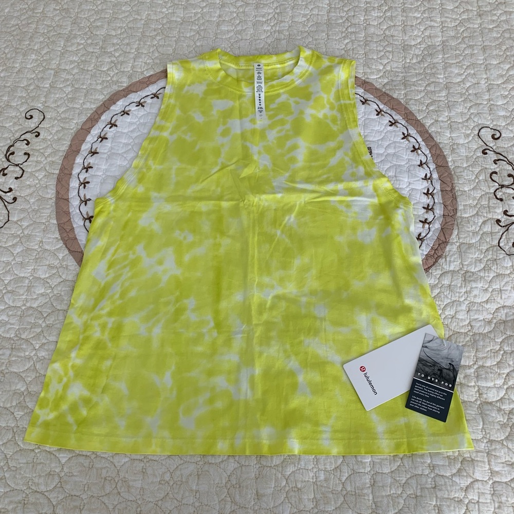 Lululemon tank top